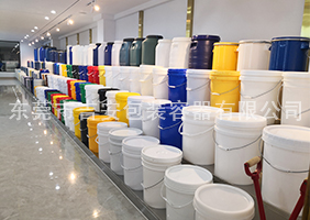 日本胖熟妇操b吉安容器一楼涂料桶、机油桶展区